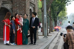 Les fonctionnaires et agents publics bénéficieront de quatre jours de repos consécutifs, du jeudi 1er janvier 2026 au dimanche 4 janvier 2026 inclusivement. Photo: VNA