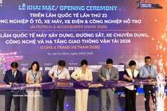 Le 21 mai, à Ho Chi Minh-Ville, ont officiellement ouvert leurs portes le Salon international Autotech & Accessories 2026, ainsi que le Salon international Cons & Trans 2026. Photo: VNA