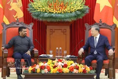 Le secrétaire général du Parti communiste du Vietnam (PCV) Tô Lâm (droite) et le président sri-lankais Anura Kumara Dissanayake. Photo: VNA