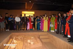 Les artefacts présentés couvrent plusieurs périodes, de Phung Nguyen à Dong Son, offrant un aperçu vivant du mode de vie des anciens Viet et confirmant la valeur historique et culturelle exceptionnelle de ce site. Photo: VietnamPlus