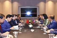 Le président de l’Assemblée nationale (AN) du Vietnam, Trân Thanh Mân, rencontre la présidente de l’Assemblée nationale du Cambodge, Khuon Sudary. Photo: VNA
