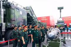 Dans le cadre de l’Exposition des réalisations nationales célébrant le 80e anniversaire de la Fête nationale (2 septembre), inaugurée le 28 août à Hanoï, le Groupe de l'industrie et des télécommunications de l'Armée (Viettel) présente 50 produits technologiques civils et militaires, dont plusieurs relèvent des technologies stratégiques nationales. 