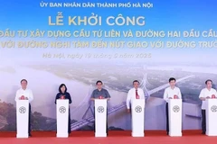 Le Premier ministre donne le coup d'envoi de la construction du pont Tu Liên, à Hanoï