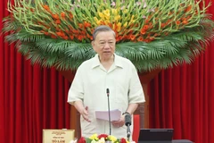Le secrétaire général du Parti Tô Lâm, également chef du Comité central chargé du développement des sciences, des technologies, de l’innovation et de la transformation numérique, s'exprime lors de la réunion. Photo: VNA