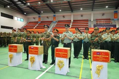 Le général de corps d’armée Hoang Xuân Chiên, vice-ministre de la Défense, et près de 400 militaires venus de Chine, de Russie, du Laos et du Cambodge, participant au défilé militaire marquant le 80e anniversaire de la Révolution d’Août et de la Fête nationale du 2 septembre.