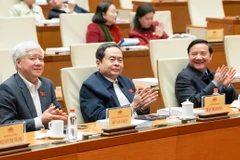 Le président de l'Assemblée nationale Trân Thanh Mân (centre). Photo: VNA