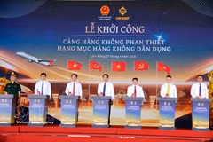 Cérémonie de lancement de la construction de la composante civile de l’aéroport de Phan Thiet. Photo: VNA
