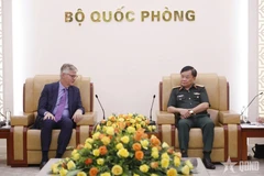 Le général de corps d’armée Hoang Xuân Chiên, vice-ministre de la Défense, reçoit le vice-secrétaire général de l’ONU, Jean-Pierre Lacroix. Photo: qdnd.vn