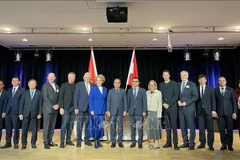 Délégués vietnamiens et autrichiens. Photo: VNA