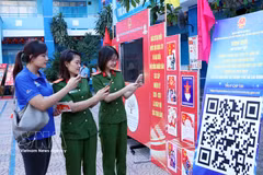 Hô Chi Minh-Ville affirme son rôle pionnier dans l’application des technologies numériques à la préparation et à l’organisation des élections de l’Assemblée nationale et des Conseils populaires. Photo: VNA