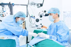 Amélioration des soins médicaux spécialisés pour répondre aux besoins de traitement modernes. Photo: VNA