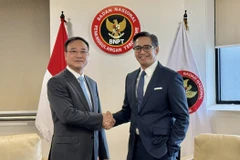 Le général de division Pham Thê Tung, vice-ministre de la Sécurité publique (gauche), et le directeur adjoint de l’Agence nationale indonésienne de lutte contre le terrorisme (BNPT), Andhika Chrisnayudhanto. Photo: VNA