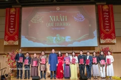 Le 7 février, à Tokyo, l’ambassade du Vietnam au Japon, en coordination avec les organisations vietnamiennes locales, a organisé la fête communautaire « Xuân quê hương 2026 » (Printemps au Pays natal). Photo: VNA