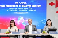 Le séminaire thématique à la promotion des technologies financières et des actifs numériques, dans le cadre du modèle de « co‑création public‑privé » lancé par le réseau ViPEL. Photo: VNA
