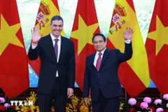 Le Premier ministre Pham Minh Chinh et son homologue espagnol Pedro Sánchez. Photo: VNA