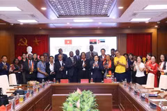 Les délégués lors de la cérémonie. Photo: VNA