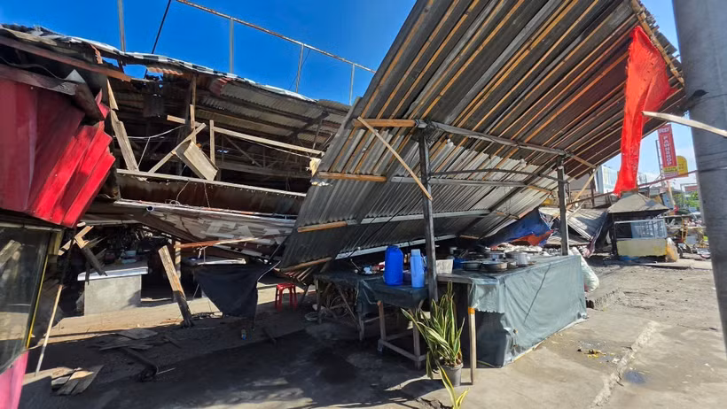 Dégâts causés à un commerce après le séisme survenu dans la ville de General Santos, aux Philippines, le 8 juin 2026. Photo : Xinhua/VNA