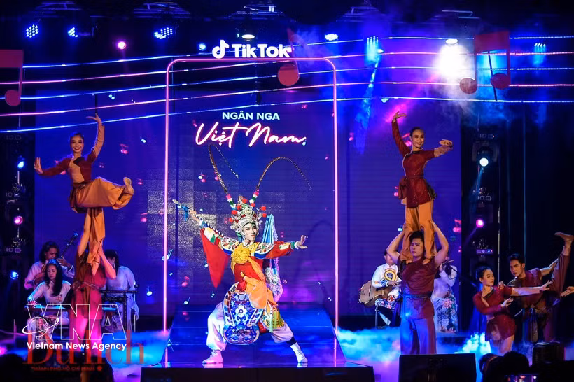 TikTok s'associe au lancement de la campagne « Ngân Nga Việt Nam », contribuant à promouvoir l'identité culturelle et le tourisme du Vietnam sur les plateformes numériques. Source : Département du Tourisme de Hô Chi Minh-Ville