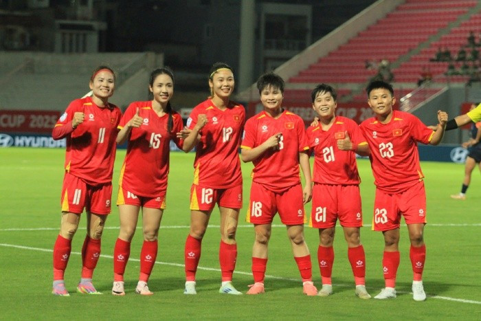 L'équipe féminine vietnamienne se prépare minutieusement, tant sur le plan technique que physique, en vue de la Coupe d'Asie 2026. Photo ; journal Lao Dong