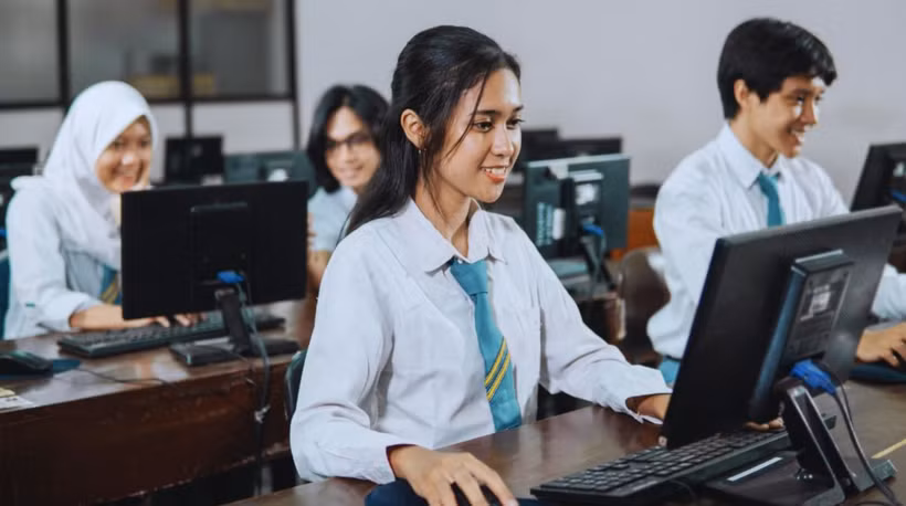 L’Indonésie commencera à introduire l’enseignement de l’intelligence artificielle (IA) dans les écoles à partir de l’année scolaire 2025-2026. (Photo : GovInsider)