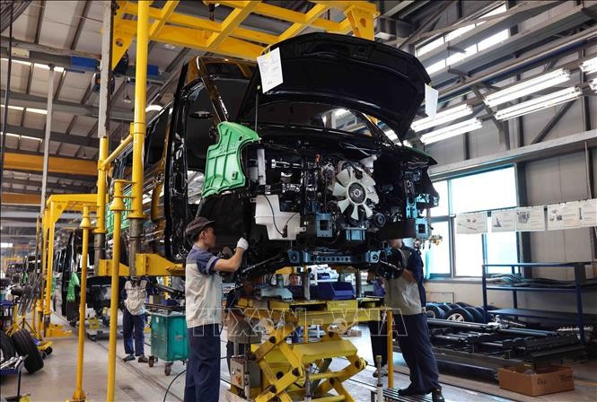Assemblage automobile à l’usine Hyundai Thành Công (Société par actions Automobile Thành Công Ninh Bình). Photo d’illustration : VNA.