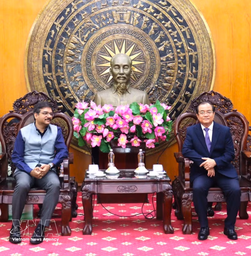 Vipra Pandey, consule générale de l'Inde à Hô Chi Minh-Ville et Nguyen Hong Thanh, vice-président permanent du Comité populaire provincial de Tay Ninh. Photo : VNA
