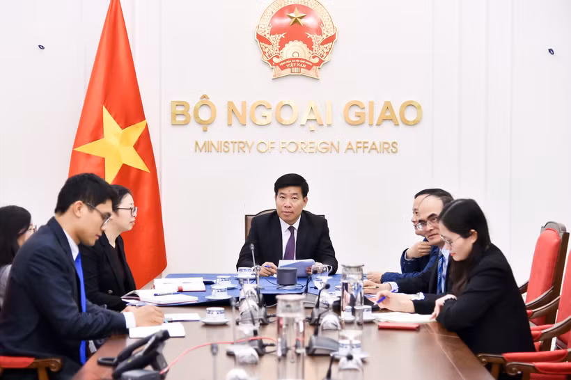 Photo : ministre vietnamien des Affaires étrangères
