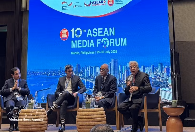 Participants à la table ronde du 10e Forum des médias de l'ASEAN. Photo : VNA