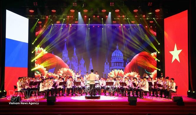 Un numéro artistique au programme d’échanges artistiques intitulé « L’âme russe dans le cœur du Vietnam ». Photo / VNA