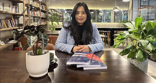 La docteure Loc Thi Thuy, experte économique à l’Institut de recherche sur l’Europe et les Amériques (Académie vietnamienne des sciences sociales). Photo : VNA