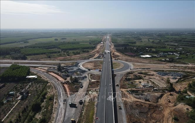 La rocade 3 de Hô Chi Minh-Ville, tronçon traversant la province de Dông Nai. Photo : VNA