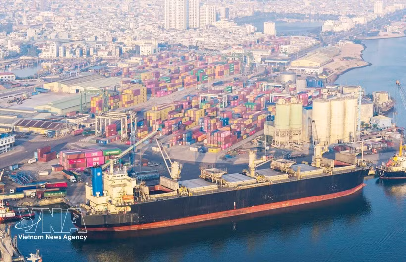 Le port de Quy Nhon, principal point d'entrée pour les importations et les exportations des Hauts Plateaux du Centre et point de départ du réseau logistique de la province de Gia Lai. Photo : VNA