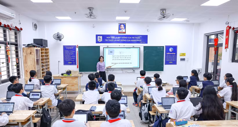 Une « classe numérique Google », un espace qui suscite la passion et développe les compétences numériques fondamentales chez les élèves. Photo : VNA.