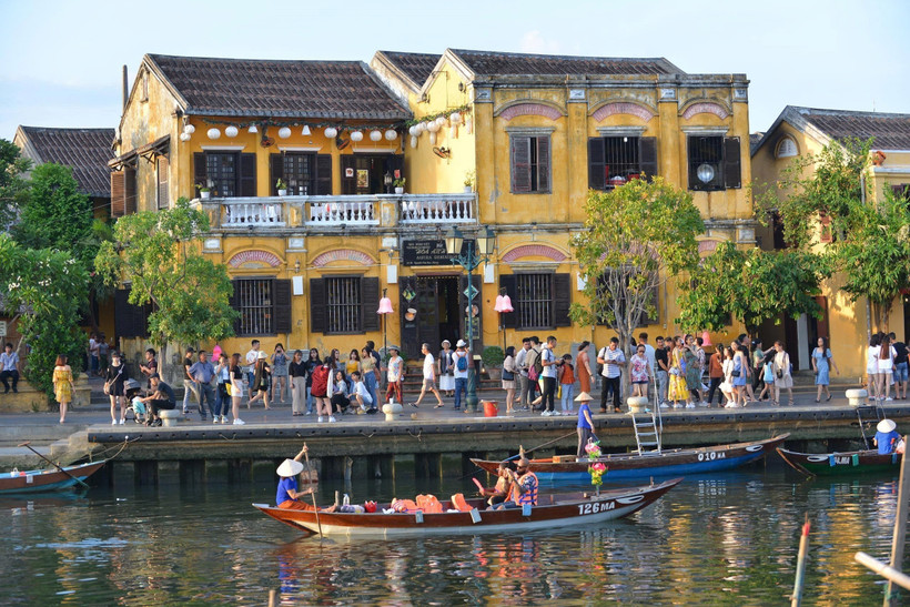 La vieille ville de Hoi An attire un bon nombre de touristes. Photo : VNA