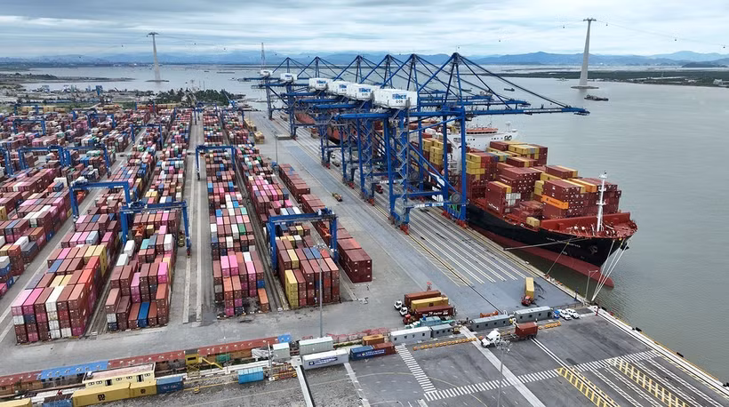 Le Recensement économique constitue l’une des trois grandes enquêtes statistiques nationales d’envergure, revêtant une importance stratégique pour le perfectionnement du système d’information économique du pays. Photo : VNA