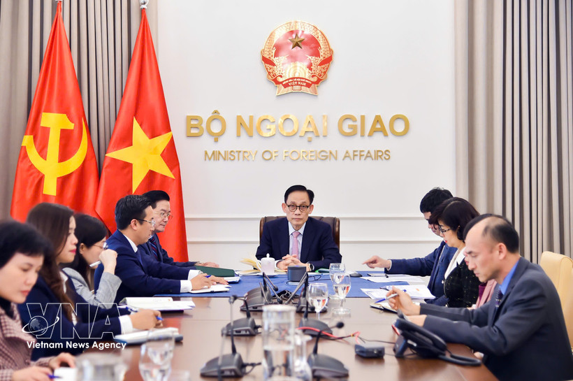 Le Hoai Trung, membre du Bureau politique et ministre des Affaires étrangères du Vietnam. Photo: VNA