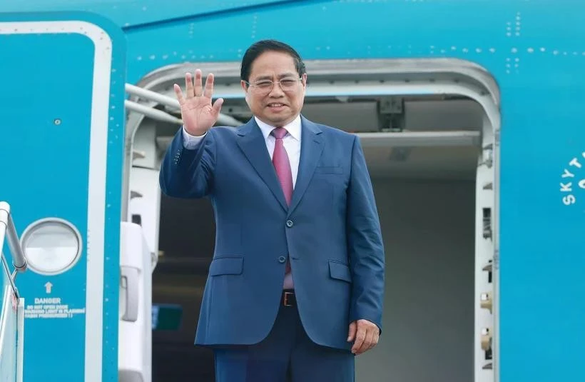 Le Premier ministre Pham Minh Chinh quitte Hanoï pour participer à la 16e Réunion annuelle des nouveaux champions du Forum économique mondial, qui se tiendra dans la ville de Tianjin (WEF Tianjin 16), et mener des activités de travail en Chine, du 24 au 27 juin 2025. Photo: VNA
