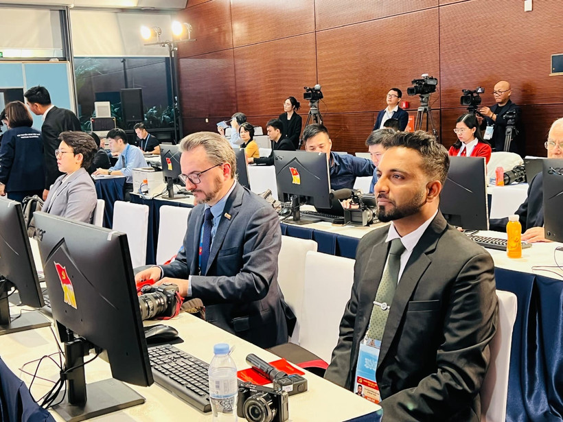 Des représentants internationaux assistent au 14e Congrès national du PCV au Centre national des congrès. Photo : VNA