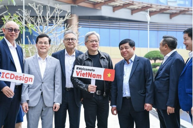 Jensen Huang, PDG de NVIDIA, en visite de travail au Vietnam en décembre 2023. Photo: VNA