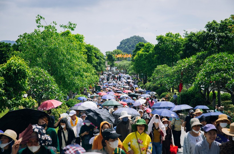 En mai dernier, nombre de gens affluent vers la pagode de Tam Chuc pour vénérer les reliques de Bouddha. Photo d'illustration : Vietnam+