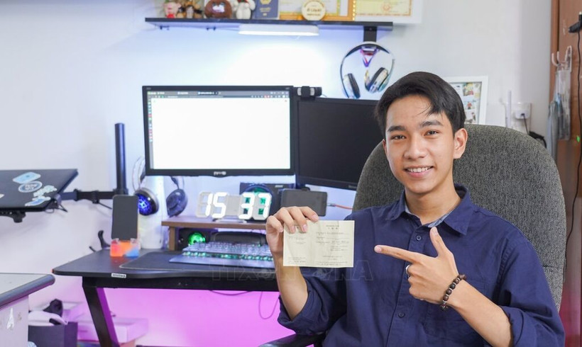 Lê Minh Hieu, élève de la classe 12A2 du lycée de Quang Tri, est l’un des 16 délégués représentant le Vietnam à la 49ᵉ édition du Bateau de la jeunesse Asie du Sud-Est – Japon (Ship for Southeast Asian and Japanese Youth Program - SSEAYP) en 2026. Photo: VNA