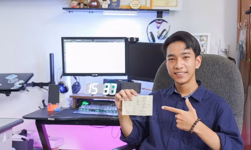 Lê Minh Hieu, élève de la classe 12A2 du lycée de Quang Tri, est l’un des 16 délégués représentant le Vietnam à la 49ᵉ édition du Bateau de la jeunesse Asie du Sud-Est – Japon (Ship for Southeast Asian and Japanese Youth Program - SSEAYP) en 2026. Photo: VNA