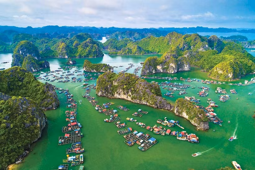 L'archipel de Cat Bà (Hai Phong) a été sélectionné comme décor principal pour une série télévisée de neuf épisodes, adaptée du célèbre jeu en ligne League of Legends. Photo : baodautu.vn