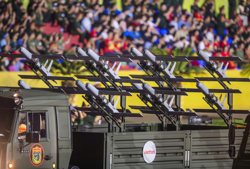 Trois modèles de drones modernes conçus et produits par Viettel. Photo : vietnamnet.vn