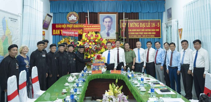 An Giang : félicitations à l’occasion du 86e anniversaire de la fondation du bouddhisme Hoa Hao