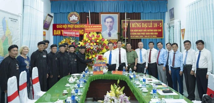 An Giang : félicitations à l’occasion du 86e anniversaire de la fondation du bouddhisme Hoa Hao