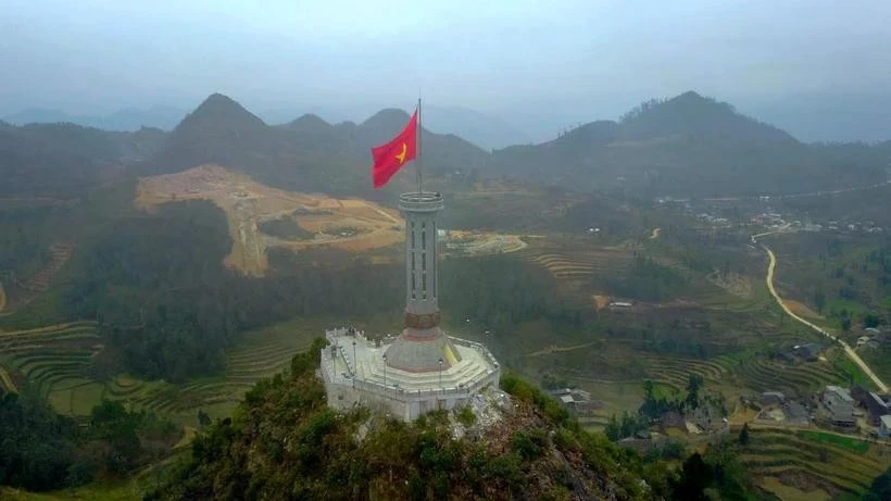 Suspension des visites au Mât du drapeau de Lung Cu du 30 mai au 18 juin. Photo: VNA