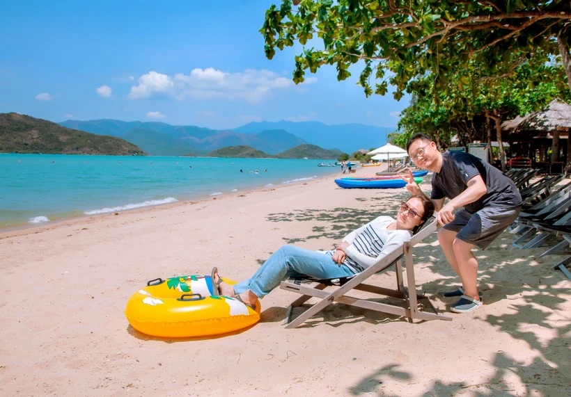 Selon les données publiées par Agoda le 12 juin, Nha Trang est la destination la plus recherchée par les touristes sud-coréens pour la période de juin à juillet de cette année. Photo: journal de Khanh Hoa