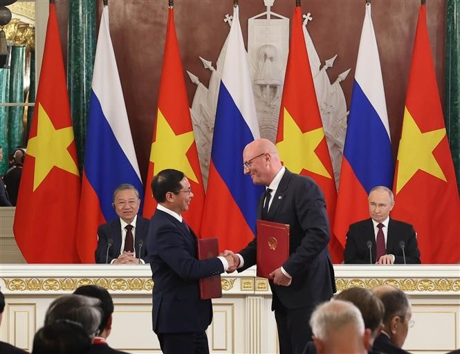 Un large éventail d’accords signés pour consolider la coopération Vietnam–Russie. Photo: VNA