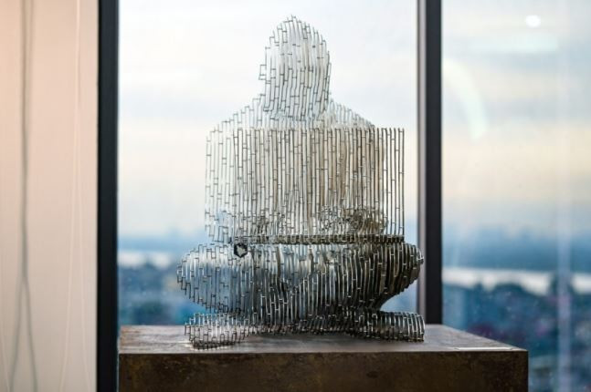 La première Blockchain Gallery et la statue de Satoshi au Vietnam sont installées au siège de la société 1Matrix (Times City – Hanoï). Photo: VNA